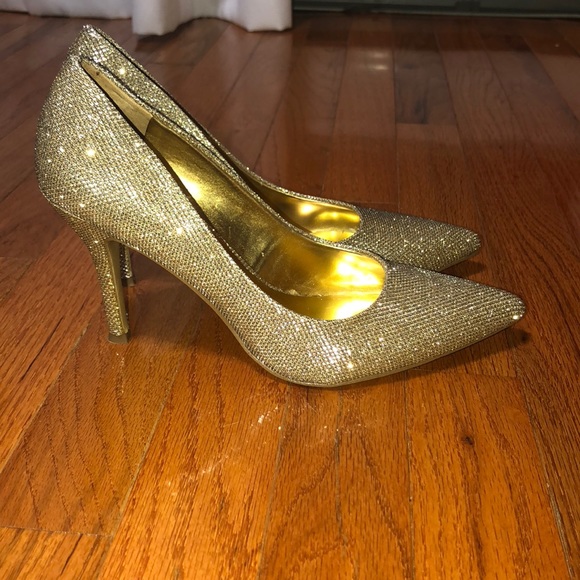 COPY - Nine West Pumps Gold - Picture 3 of 5